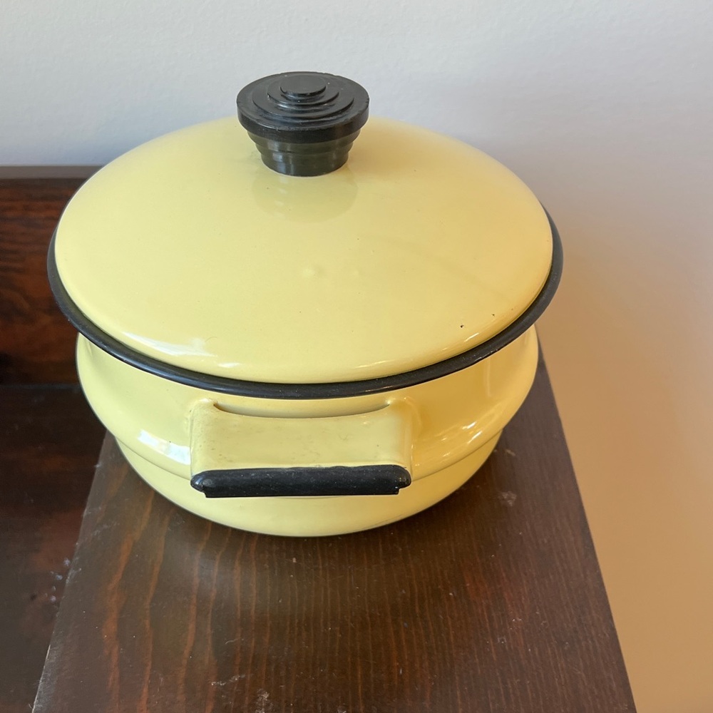 Yellow and Black Enamelware Stock Pot - Picture 3 of 6